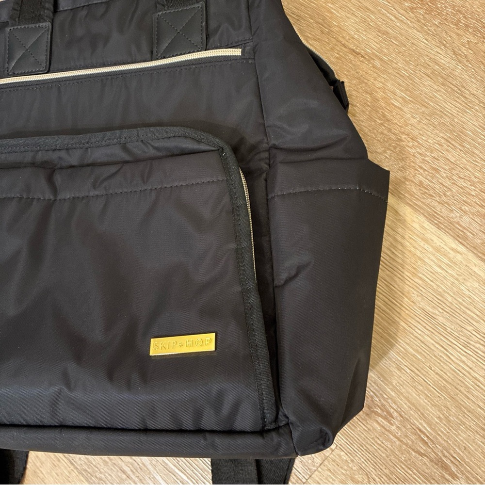 Skip Hop Mainframe Wide Open Diaper Black Backpack 
Excellent Condition - Picture 4 of 14